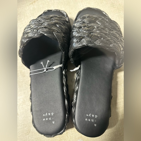 Black Platform Sandals - Picture 5 of 6